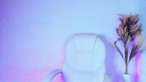 Snapshot of alexa_fox18 chatting on 02.07.25 Alexa online show from 02.07.25