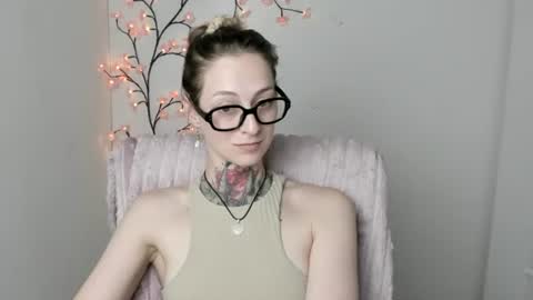 Snapshot of alexa_kittie chatting on 06.26.26 Alexa online show from 06.26.26