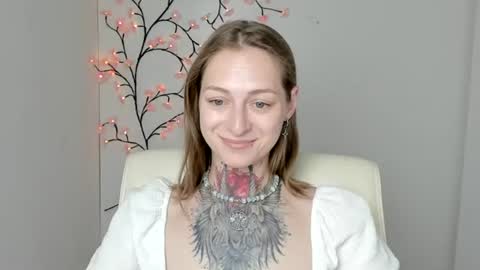 Snapshot of alexa_kittie chatting on 06.28.26 Alexa online show from 06.28.26