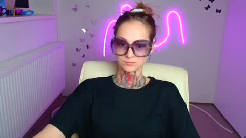Snapshot of alexa_kittie chatting on 07.06.26 Alexa online show from 07.06.26