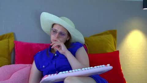 AlexaAvery online show from 06.20.26