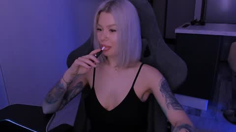 Snapshot of alexamason chatting on 01.31.25 Alexa Mason online show from 01.31.25