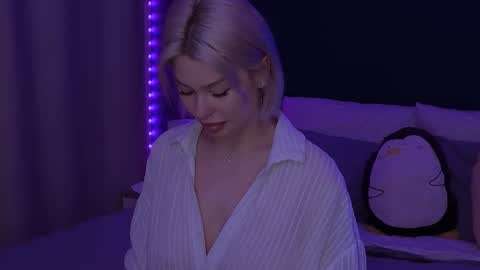 Snapshot of alexamason chatting on 09.15.25 Alexa Mason online show from 09.15.25