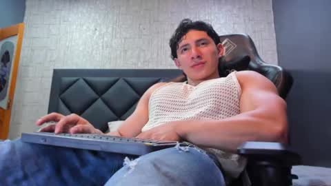 Snapshot of alexander_classy chatting on 01.18.25 Alex online show from 01.18.25