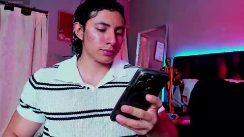 Snapshot of alexander_classy chatting on 12.15.25 Alex online show from 12.15.25