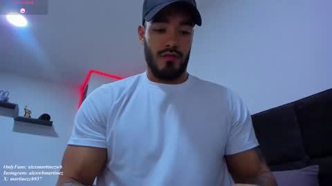Snapshot of alexander_martines chatting on 10.09.25 Onlyfansalexmartinezwb  Instagram alexwbmartinez  Twitter martinezcb937 online show from 10.09.25