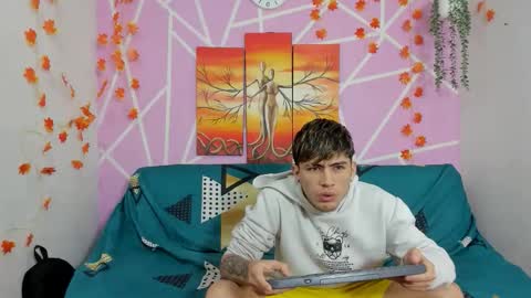 chicos hot online show from 10.13.25