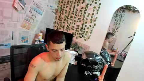 Snapshot of alexandluke1 chatting on 07.08.26 chicos hot online show from 07.08.26