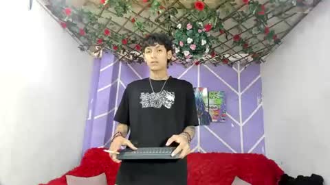 Snapshot of alexandluke1 chatting on 07.27.26 chicos hot online show from 07.27.26
