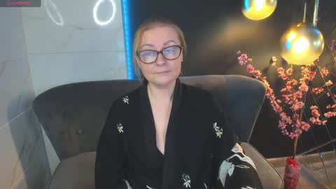 Snapshot of alexandra_kind chatting on 12.22.24 Alexandra online show from 12.22.24