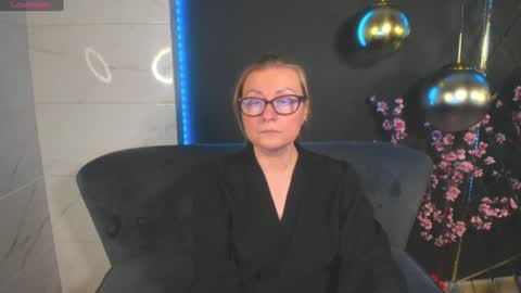 Snapshot of alexandra_kind chatting on 01.13.25 Alexandra online show from 01.13.25