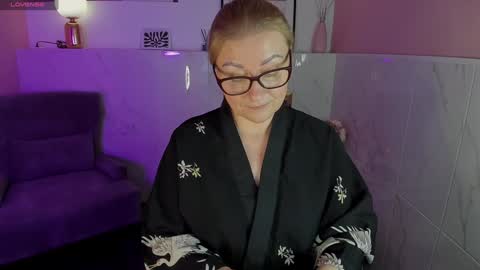 Snapshot of alexandra_kind chatting on 01.17.25 Alexandra online show from 01.17.25