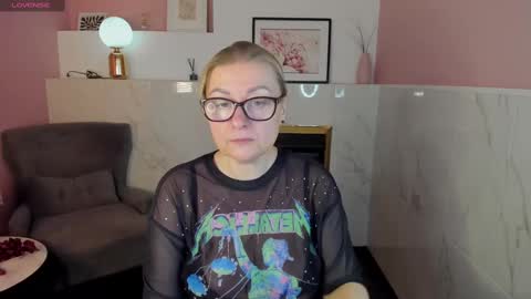 Snapshot of alexandra_kind chatting on 02.17.25 Alexandra online show from 02.17.25