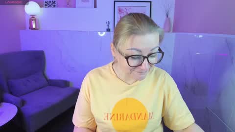 Snapshot of alexandra_kind chatting on 02.23.25 Alexandra online show from 02.23.25