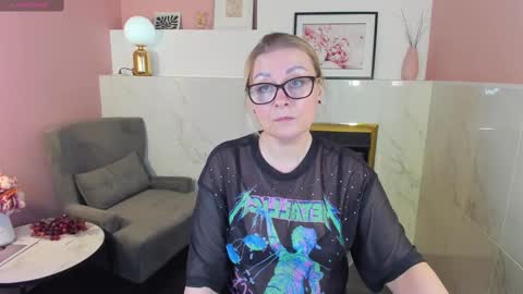 Snapshot of alexandra_kind chatting on 02.27.25 Alexandra online show from 02.27.25