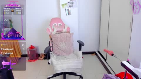 Alexandra Independent model online show from 12.07.24