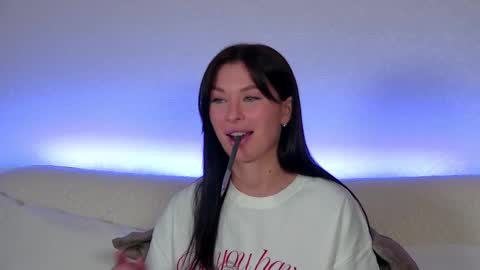 AlexandraBloom online show from 03.04.25