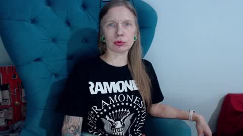 Snapshot of alexandrazaryanova chatting on 01.16.25 Alexandra online show from 01.16.25