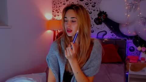 Snapshot of alexawilds chatting on 12.20.25 AlexaWilds online show from 12.20.25