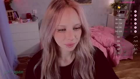 Snapshot of alexbellis chatting on 01.11.25 alexbellis online show from 01.11.25