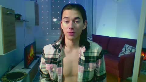 Snapshot of alexdavey chatting on 12.18.24           online show from 12.18.24