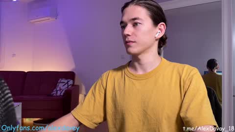 Snapshot of alexdavey chatting on 01.25.25           online show from 01.25.25