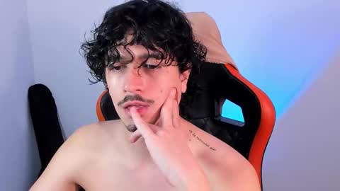 Snapshot of alexfloreszzz chatting on 01.06.26 alexfloreszzz online show from 01.06.26