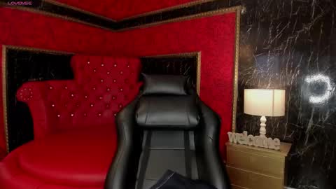 Alexiaa  Online 1430 to 2100 GMT-5 online show from 11.12.25