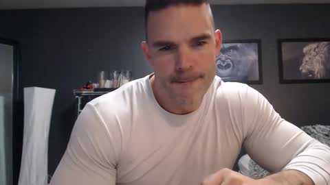 Snapshot of alexiarain chatting on 12.18.25 Alex online show from 12.18.25