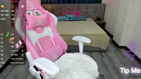 Snapshot of alexisl0ve chatting on 03.07.25 Alexis Mon Tue Wed Thu Fri 7 GMT 0100am-0700am online show from 03.07.25