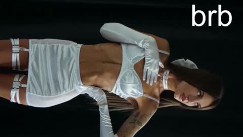 Snapshot of alexisl0ve chatting on 09.30.25 Alexis Mon Tue Wed Thu Fri 7 GMT 0100am-0700am online show from 09.30.25