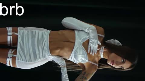 Snapshot of alexisl0ve chatting on 10.14.25 Alexis Mon Tue Wed Thu Fri 7 GMT 0100am-0700am online show from 10.14.25