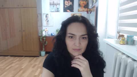 AlexisMillers online show from 10.06.25