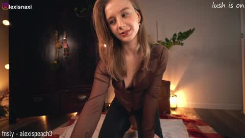 Snapshot of alexispeach chatting on 12.03.24 Alexis--  online show from 12.03.24