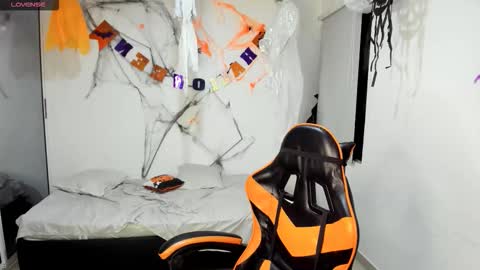 ALEXJ BLACK online show from 10.17.25