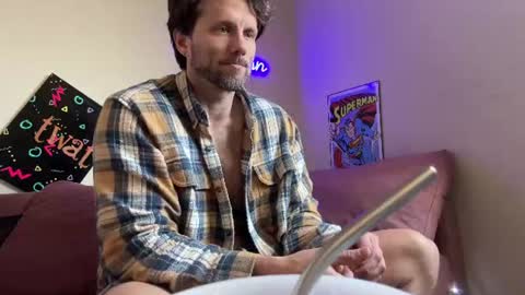 Snapshot of alexmanndickerson chatting on 06.17.26 Alex Mann online show from 06.17.26