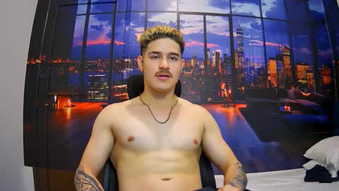 Snapshot of alexpierss chatting on 10.02.25 Alex online show from 10.02.25