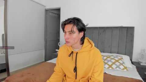 Snapshot of alexxander_hall chatting on 10.12.25 Alexxander Hall online show from 10.12.25