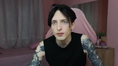 Snapshot of alexxone_ chatting on 10.25.25 Alex online show from 10.25.25