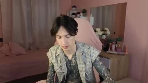 Snapshot of alexxone_ chatting on 10.30.25 Alex online show from 10.30.25