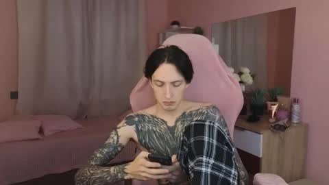 Snapshot of alexxone_ chatting on 11.18.25 Alex online show from 11.18.25