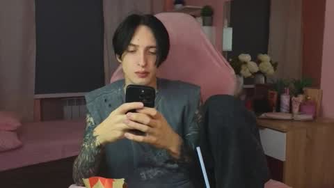 Snapshot of alexxone_ chatting on 11.20.25 Alex online show from 11.20.25