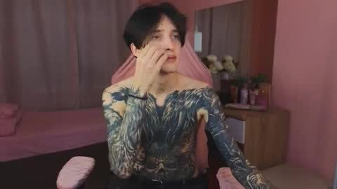 Snapshot of alexxone_ chatting on 11.22.25 Alex online show from 11.22.25