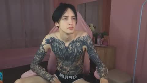 Snapshot of alexxone_ chatting on 11.25.25 Alex online show from 11.25.25