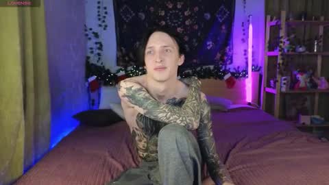 Snapshot of alexxone_ chatting on 12.13.25 Alex online show from 12.13.25