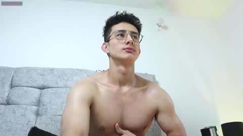 Snapshot of alexxx__01 chatting on 09.08.25 Alex online show from 09.08.25