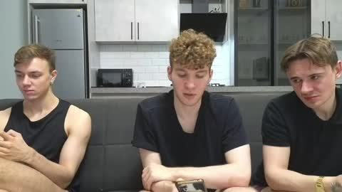Snapshot of alexxx_d chatting on 05.25.26 AlexDimaIgor online show from 05.25.26