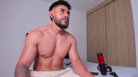 Alex   freelance model  instagram alex b229 online show from 02.16.25