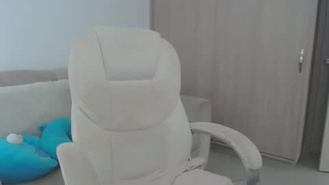 alexyferrer1 online show from 10.17.25