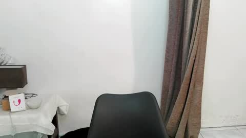 Snapshot of aleysia69 chatting on 11.10.25 MARIE online show from 11.10.25